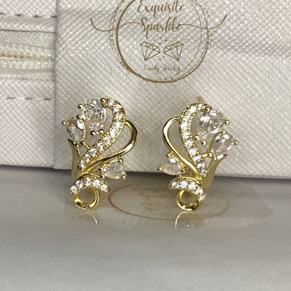 🌷10k Gold plated Cz Diamond Flower Earrins🌷 - Picture 1 of 12